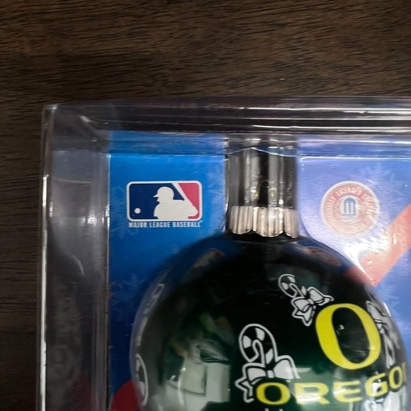 Oregon‎ Green MLB Baseball Glass Ball Christmas Ornament - Picture 2 of 7